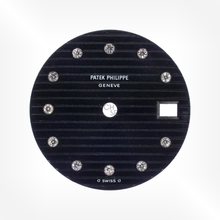 Patek Philippe - Cadran Bleu nuit/ Noir avec index en Diamants 19.80mm Réf. 4700