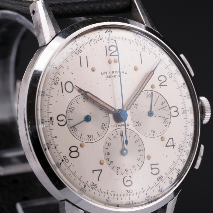 Universal Genève - Compax Oversize Réf. 22430 avec extrait d'archives