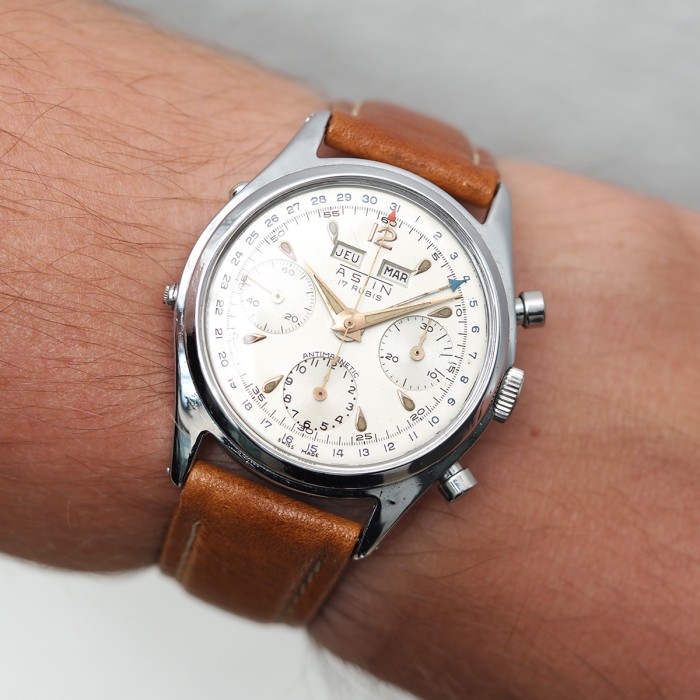 Astin - Chronographe à triple date Valjoux 72C