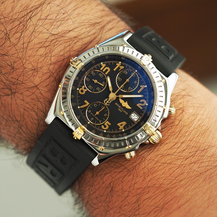 Breitling - Chronomat Black Automatic Chronograph Révisé ! Circa 2000 Réf. B13050.1