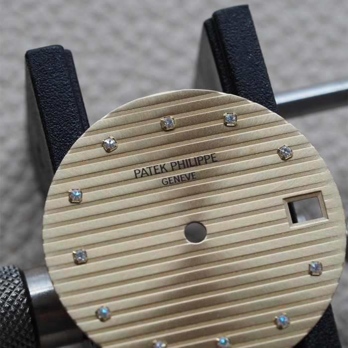 Patek Philippe - Cadran 3N Champagne avec index en Diamants 24.39mm Réf. 3900