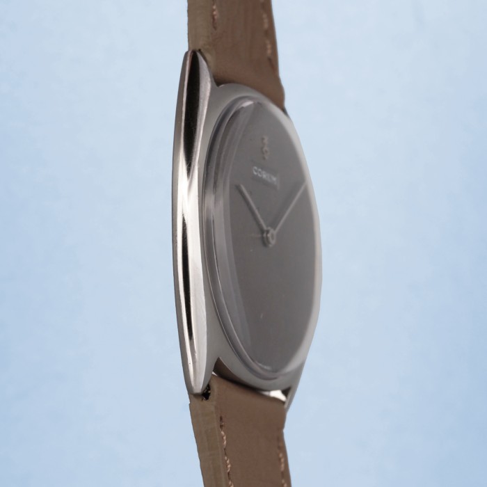 Corum - Vintage avec cadran structuré Réf. 57 169 20