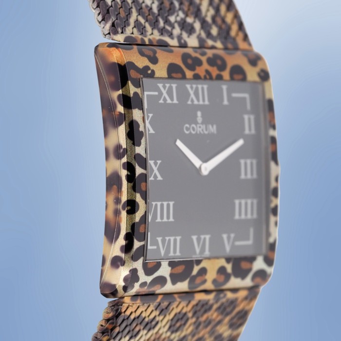 Corum - Buckingham Leopard 37 x 39 mm avec boîte et garantie Réf. Z138