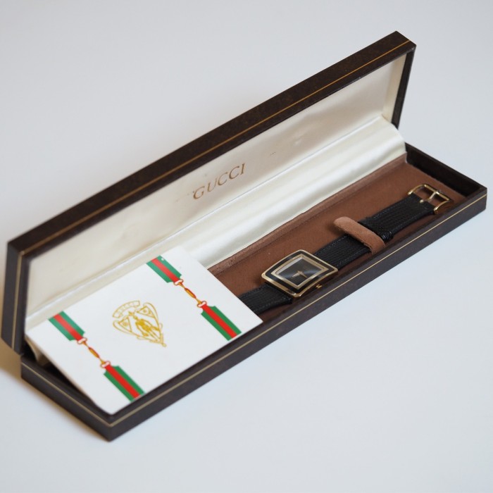 Gucci - Tank Black & Gold PVD Quartz Full Set 24x29mm