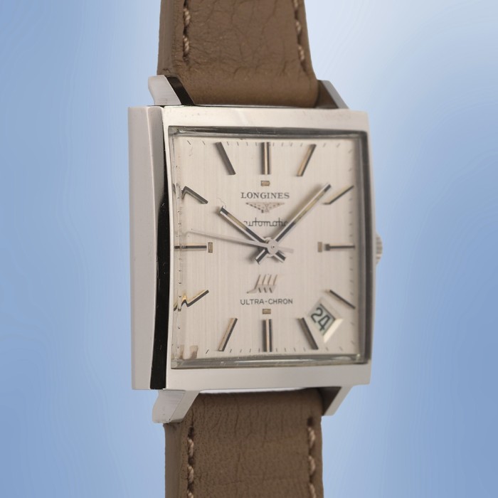 Longines - Ultra Chron Carré 30x37mm Circa 1970 Réf. 7829-6