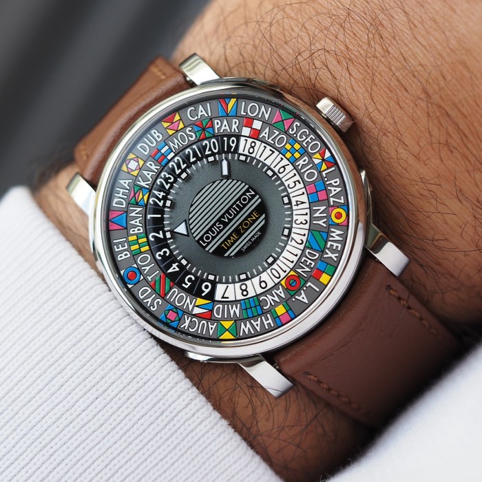 Louis Vuitton - Escale Time Zone Full Set Circa 2010 Réf. Q5D20
