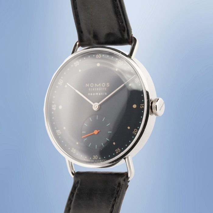 NOMOS Glashütte - Metro 1968 Neomatik Nachtblau Full Set Circa 2017 Réf. 1110