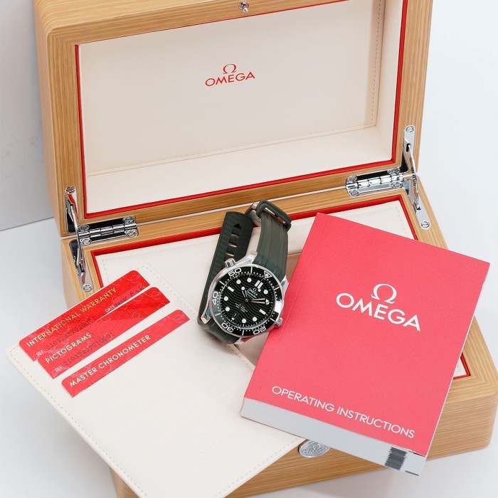 Omega - Seamaster Diver 300 M 42mm Green Full Set Circa 2024 Réf. 210.32.42.20.10.001