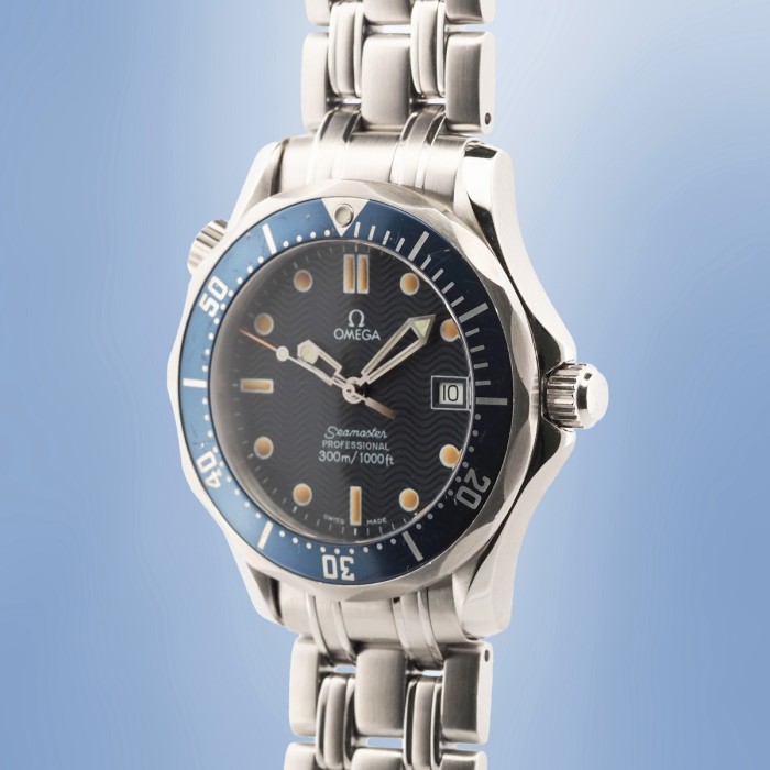 Omega - Seamaster Professional Diver 300M Mid-Size Quartz Circa 1995 Réf. 2561.80