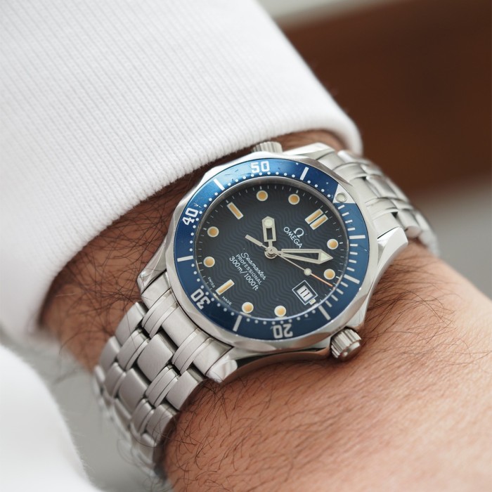 Omega - Seamaster Professional Diver 300M Mid-Size Quartz Circa 1995 Réf. 2561.80