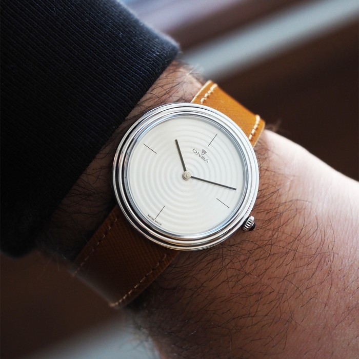 Onsa - Disco Volante Dress Watch Vintage Circa 1970 Remontage Manuel
