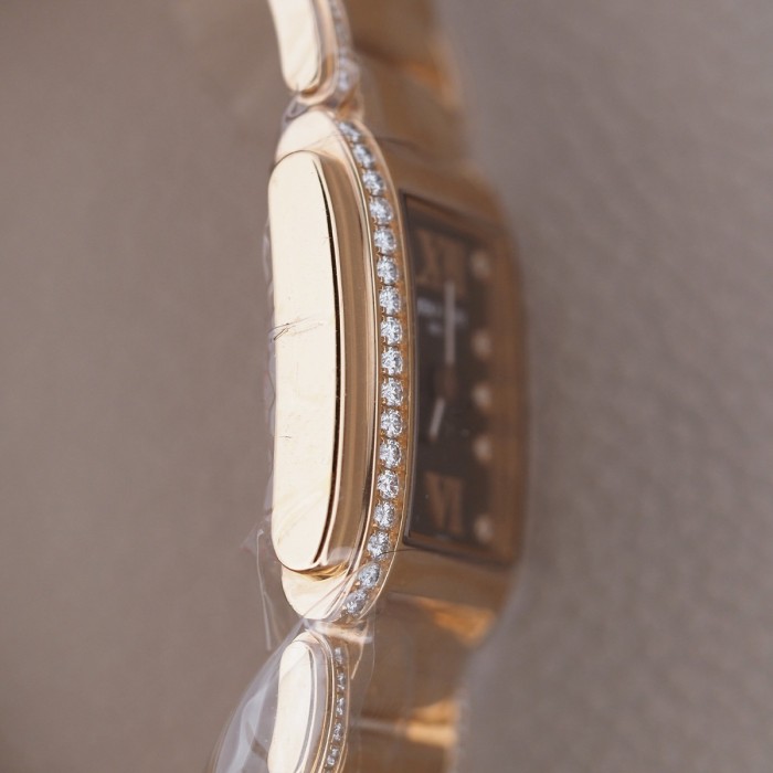 Patek Philippe - Twenty~4 Or Rose 18cts avec sertissage de diamants sur les maillons Réf. 4910/11R-010