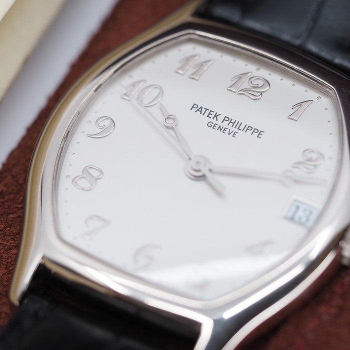 Patek Philippe - Gondolo Tonneau Or Gris Cal. 315 SC Circa 1996 Set Complet Réf. 5030