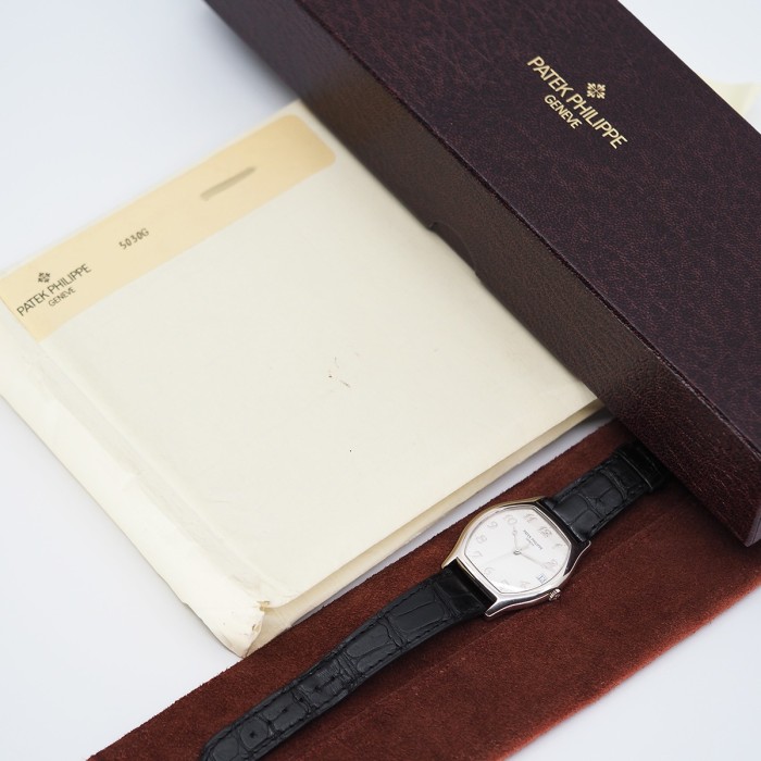 Patek Philippe - Gondolo Tonneau Or Gris Cal. 315 SC Circa 1996 Set Complet Réf. 5030
