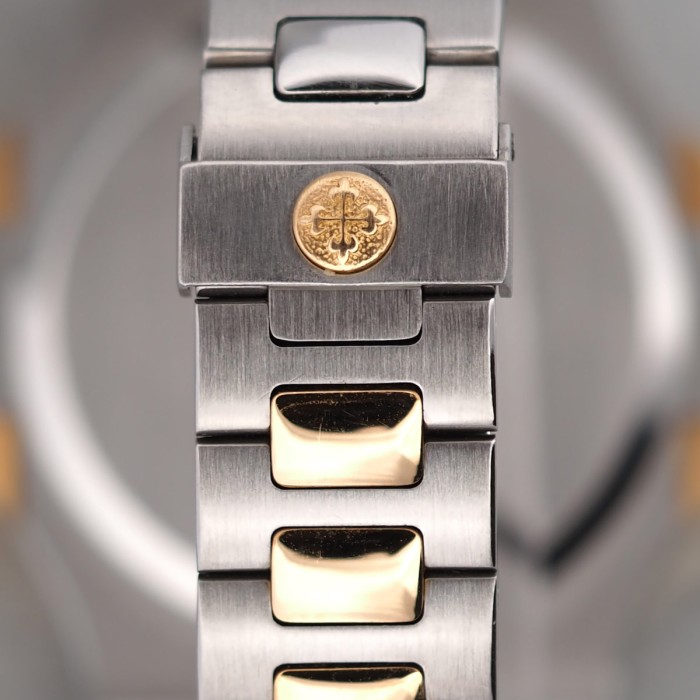 Patek Philippe - Nautilus Jumbo Réf. 3700/11 bicolor de 1984 avec extrait d'archives