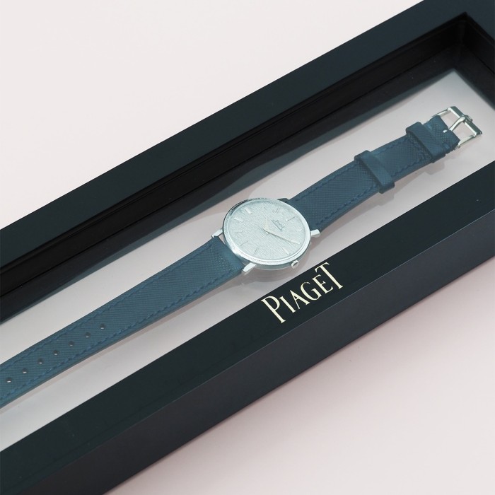 Piaget - Altiplano Finition Palace Calatrava Style Micro-Rotor Cal. 12P1 Extra-Plat Or Blanc Circa 1970 Réf. 12603