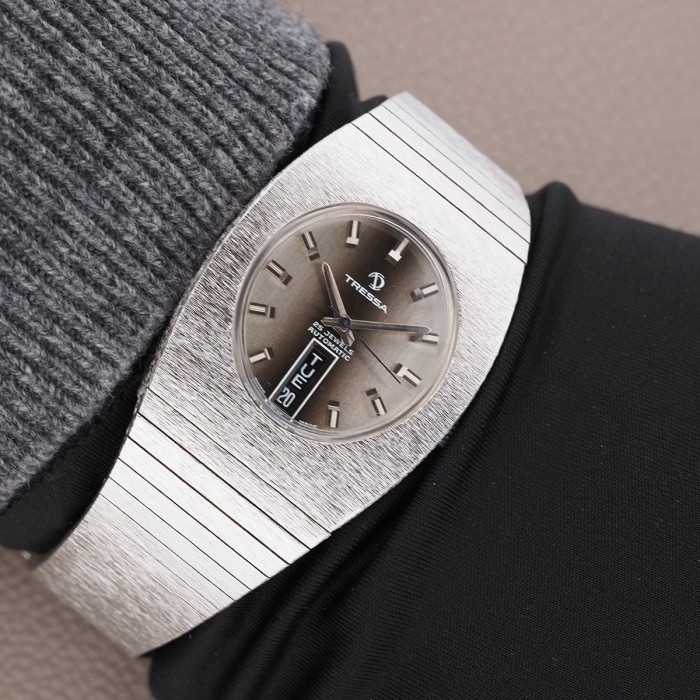 Tressa - Vintage Automatic Boîtier Texturé "Frosted" Réf. 655