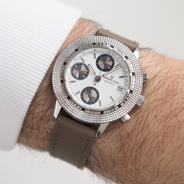Universal Genève - Tri Compax Chronograph Automatic Circa 1990 Réf. 104.42.980