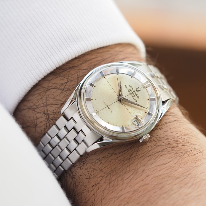 Universal Genève - Polerouter Date Automatic Microtor Vintage Gay Frères Bracelet Circa 1960 Réf. 204610-7